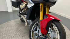 Moto Guzzi V100 Mandello S E5+ (25MY)
